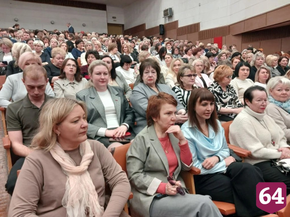 Володин назвал темой номер один оплату труда в селах Саратовской области 