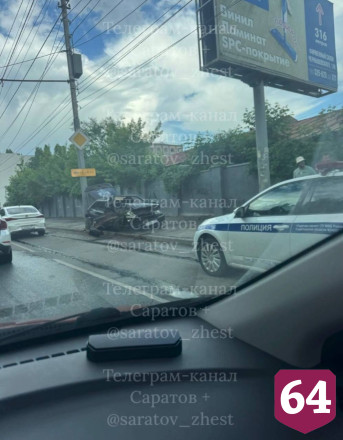 «Ладу» смяло в столкновении со столбом на Чернышевского